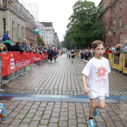13.09.2026 - Kiel Lauf Yannick Fuchs http://msf.ph/oto/10408462 13.09.2026 09:03:07 Ziel 2178, 8013, 11932, 963, 1175, 1830, 1870, 2739, 5618, 5983, 6853, 9212, 12052, 12270, 2372, 2528, 5854, 6644, 7020, 7564, 8613, 8616, 8789, 8924, 963, 4337, 5618, 7853, 9119, 9212 meine-sportfotos.de