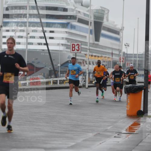 13.09.2026 - Kiel Lauf Andreas Tolksdorf http://msf.ph/oto/10408489 13.09.2026 11:41:17 Kiellinie 3, 3971, 9796, 6871, 2, 1 meine-sportfotos.de