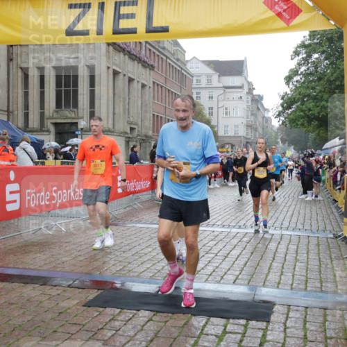 13.09.2026 - Kiel Lauf Yannick Fuchs http://msf.ph/oto/10408654 13.09.2026 10:36:32 Ziel 1278, 1534, 1584, 2095, 2286, 2380, 2425, 2571, 4029, 5045, 5466, 5541, 5574, 6763, 7252, 8242, 8923, 10852, 11113, 867, 1003, 1321, 1477, 1653, 2286, 2541, 3634, 3811, 4078, 4172, 4889, 4971, 5947, 6634, 6957, 7158, 7619, 7920, 8224, 8554, 8579, 8743, 9201, 10045, 10075, 10852, 10860, 11145, 11662, 12022, 12286, 229, 2966, 4464, 4692, 6309, 7177, 7312, 8055, 8494, 8760, 9352, 9554, 11619, 11867, 12104, 343, 2494, 3811, 6634, 6957, 7619, 8393, 8557 meine-sportfotos.de