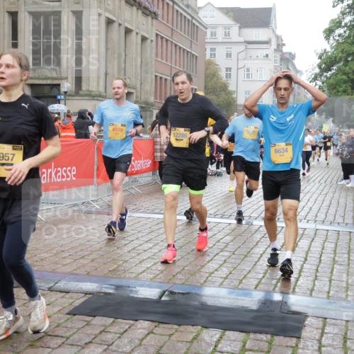 13.09.2026 - Kiel Lauf Yannick Fuchs http://msf.ph/oto/10408720 13.09.2026 10:36:37 Ziel 1534, 1584, 2095, 2380, 2425, 2571, 2966, 4692, 5045, 5541, 5574, 6309, 7177, 7312, 8242, 8494, 9554, 11113, 867, 1003, 1278, 1321, 1477, 1653, 2286, 2541, 3634, 4029, 4078, 4172, 4971, 5466, 5947, 6763, 7158, 7252, 7920, 8224, 8242, 8554, 8579, 8743, 8923, 9201, 10045, 10075, 10852, 10860, 11145, 11662, 12022, 229, 1211, 4464, 8055, 8099, 8760, 9352, 9657, 10317, 10608, 11619, 11867, 12104, 867, 1321, 3634, 3811, 4889, 5947, 6634, 6957, 7619, 8557 meine-sportfotos.de