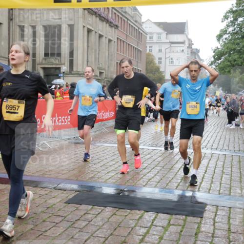 13.09.2026 - Kiel Lauf Yannick Fuchs http://msf.ph/oto/10408724 13.09.2026 10:36:37 Ziel 1534, 1584, 2095, 2380, 2425, 2571, 2966, 4692, 5045, 5541, 5574, 6309, 7177, 7312, 8242, 8494, 9554, 11113, 867, 1003, 1278, 1321, 1477, 1653, 2286, 2541, 3634, 4029, 4078, 4172, 4971, 5466, 5947, 6763, 7158, 7252, 7920, 8224, 8242, 8554, 8579, 8743, 8923, 9201, 10045, 10075, 10852, 10860, 11145, 11662, 12022, 229, 1211, 4464, 8055, 8099, 8760, 9352, 9657, 10317, 10608, 11619, 11867, 12104, 867, 1321, 3634, 3811, 4889, 5947, 6634, 6957, 7619, 8557 meine-sportfotos.de