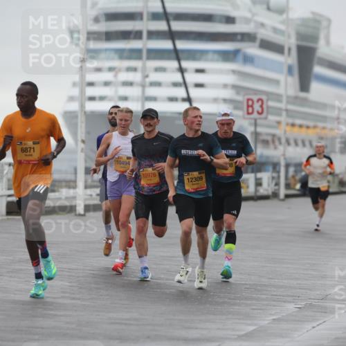 13.09.2026 - Kiel Lauf Andreas Tolksdorf http://msf.ph/oto/10408747 13.09.2026 11:41:25 Kiellinie 39, 6871, 10494, 10976, 12309, 38, 3 meine-sportfotos.de