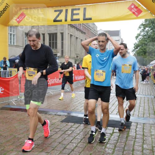 13.09.2026 - Kiel Lauf Yannick Fuchs http://msf.ph/oto/10408769 13.09.2026 10:36:40 Ziel 229, 1534, 1584, 2095, 2425, 2571, 2966, 4692, 5045, 5541, 5574, 6309, 7177, 7312, 8494, 9352, 9554, 11113, 12104, 1003, 1278, 1477, 1653, 2286, 2380, 2425, 2541, 4029, 4078, 4172, 4971, 5466, 6763, 7158, 7252, 7920, 8224, 8242, 8554, 8579, 8743, 8923, 9201, 10045, 10075, 10852, 10860, 11145, 11662, 12022, 990, 1211, 4464, 4928, 8055, 8099, 8760, 9289, 9657, 10317, 10608, 11619, 11867, 867, 1321, 2541, 3634, 4889, 5947, 6634, 6957 meine-sportfotos.de