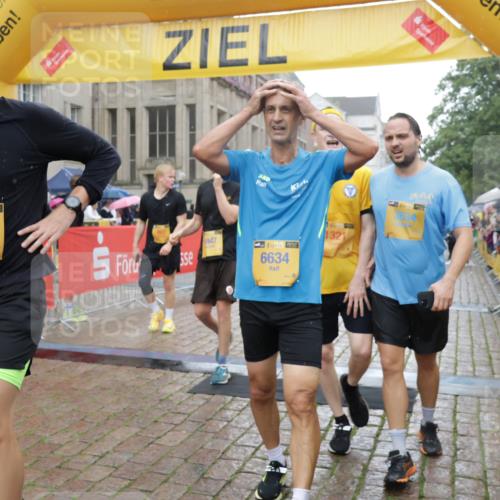 13.09.2026 - Kiel Lauf Yannick Fuchs http://msf.ph/oto/10408782 13.09.2026 10:36:40 Ziel 229, 1534, 1584, 2095, 2425, 2571, 2966, 4692, 5045, 5541, 5574, 6309, 7177, 7312, 8494, 9352, 9554, 11113, 12104, 1003, 1278, 1477, 1653, 2286, 2380, 2425, 2541, 4029, 4078, 4172, 4971, 5466, 6763, 7158, 7252, 7920, 8224, 8242, 8554, 8579, 8743, 8923, 9201, 10045, 10075, 10852, 10860, 11145, 11662, 12022, 990, 1211, 4464, 4928, 8055, 8099, 8760, 9289, 9657, 10317, 10608, 11619, 11867, 867, 1321, 2541, 3634, 4889, 5947, 6634, 6957 meine-sportfotos.de