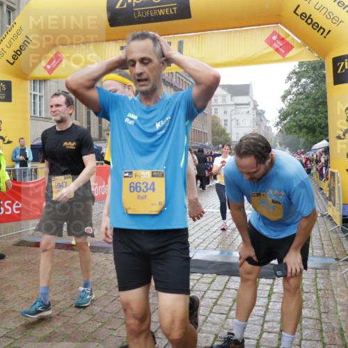13.09.2026 - Kiel Lauf Yannick Fuchs http://msf.ph/oto/10408804 13.09.2026 10:36:42 Ziel 229, 1534, 1584, 2095, 2571, 2966, 4692, 5045, 5541, 5574, 6309, 7177, 7312, 8494, 8760, 9352, 9554, 11113, 11619, 12104, 1003, 1278, 1477, 1653, 2286, 2380, 2425, 4029, 4078, 4172, 4971, 5045, 5466, 6763, 7158, 7252, 7920, 8224, 8242, 8554, 8579, 8743, 8923, 9201, 10045, 10075, 10852, 10860, 11145, 12022, 990, 1211, 4464, 4928, 8055, 8099, 8390, 8391, 9289, 9657, 10317, 10608, 11867, 867, 1321, 2541, 3634, 4889, 5947, 6634, 6957, 8224 meine-sportfotos.de