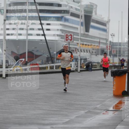 13.09.2026 - Kiel Lauf Andreas Tolksdorf http://msf.ph/oto/10408820 13.09.2026 11:41:29 Kiellinie 3, 2, 81 meine-sportfotos.de