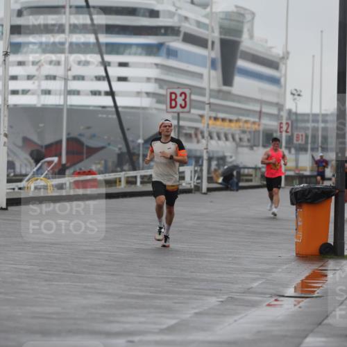13.09.2026 - Kiel Lauf Andreas Tolksdorf http://msf.ph/oto/10408833 13.09.2026 11:41:29 Kiellinie 3, 2 meine-sportfotos.de