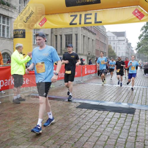 13.09.2026 - Kiel Lauf Yannick Fuchs http://msf.ph/oto/10408920 13.09.2026 10:36:53 Ziel 229, 1211, 4464, 4928, 8055, 8099, 8760, 9289, 9352, 9657, 10317, 10608, 11619, 11867, 12104, 1278, 1477, 1534, 1584, 1653, 2095, 2286, 2380, 2425, 2571, 2966, 4029, 4078, 4172, 4692, 5045, 5466, 5541, 5574, 6309, 6763, 7158, 7177, 7252, 7312, 8242, 8494, 8923, 9201, 9352, 9554, 10852, 11113, 11145, 388, 886, 990, 5331, 5471, 6671, 7987, 8162, 8390, 8391, 8463, 8792, 9901, 11101, 11883, 11911, 12311, 12314, 12545, 1003, 1477, 1653, 4078, 4971, 7920, 8554, 8579, 8743 meine-sportfotos.de