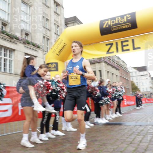 13.09.2026 - Kiel Lauf Yannick Fuchs http://msf.ph/oto/10408944 13.09.2026 09:30:37 Ziel 3232, 12703 meine-sportfotos.de