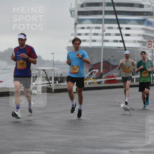 13.09.2026 - Kiel Lauf Andreas Tolksdorf http://msf.ph/oto/10408946 13.09.2026 11:41:53 Kiellinie 1166, 3194, 9575, 12449, 3 meine-sportfotos.de