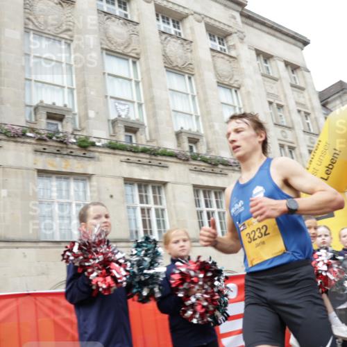13.09.2026 - Kiel Lauf Yannick Fuchs http://msf.ph/oto/10408951 13.09.2026 09:30:37 Ziel 3232, 12703 meine-sportfotos.de
