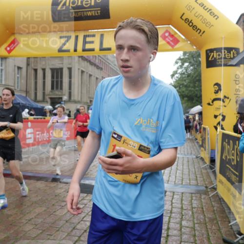 13.09.2026 - Kiel Lauf Yannick Fuchs http://msf.ph/oto/10408967 13.09.2026 10:36:58 Ziel 990, 1211, 4464, 4928, 8055, 8099, 8390, 8391, 9289, 9657, 10317, 10608, 11867, 11883, 229, 1278, 1534, 1584, 2095, 2380, 2425, 2571, 2966, 4029, 4464, 4692, 5045, 5466, 5541, 5574, 6309, 6763, 7177, 7252, 7312, 8242, 8494, 8760, 8923, 9352, 9554, 11113, 11619, 12104, 388, 886, 1217, 1313, 2601, 5331, 5471, 6671, 6720, 7640, 7729, 7987, 8026, 8162, 8463, 8792, 9435, 9901, 11101, 11911, 12311, 12314, 12545, 12742, 1278, 1477, 1653, 2286, 4078, 8554 meine-sportfotos.de