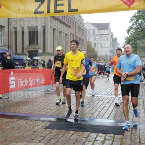 13.09.2026 - Kiel Lauf Yannick Fuchs http://msf.ph/oto/10409100 13.09.2026 10:37:08 Ziel 388, 886, 990, 4928, 5331, 5471, 6671, 7987, 8162, 8390, 8391, 8463, 8792, 9289, 9901, 11101, 11883, 11911, 12311, 12314, 12545, 229, 1211, 1534, 1584, 2095, 2571, 2966, 4464, 4692, 4928, 5541, 5574, 6309, 7177, 7312, 8055, 8099, 8494, 8760, 9289, 9352, 9554, 9657, 10317, 10608, 11113, 11619, 11867, 12104, 176, 595, 1142, 1217, 1313, 1479, 2601, 2925, 3137, 5262, 6720, 7640, 7729, 8026, 8515, 8628, 8820, 9208, 9435, 9540, 9977, 11748, 12742, 1278, 1534, 1584, 2380, 2425 meine-sportfotos.de