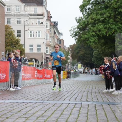 13.09.2026 - Kiel Lauf Yannick Fuchs http://msf.ph/oto/10409131 13.09.2026 09:31:46 Ziel 1515, 2409, 1519, 5339, 6685 meine-sportfotos.de