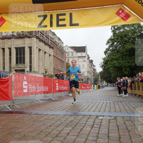 13.09.2026 - Kiel Lauf Yannick Fuchs http://msf.ph/oto/10409147 13.09.2026 09:31:47 Ziel 1515, 2409, 1519, 5339, 6685 meine-sportfotos.de