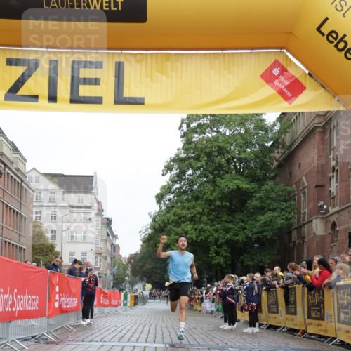 13.09.2026 - Kiel Lauf Yannick Fuchs http://msf.ph/oto/10409183 13.09.2026 09:32:20 Ziel 11683, 1515, 41, 44, 7958, 1515, 2409 meine-sportfotos.de