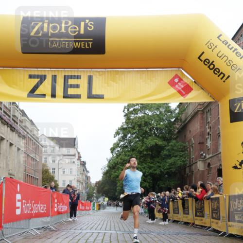 13.09.2026 - Kiel Lauf Yannick Fuchs http://msf.ph/oto/10409195 13.09.2026 09:32:20 Ziel 11683, 1515, 41, 44, 7958, 1515, 2409 meine-sportfotos.de