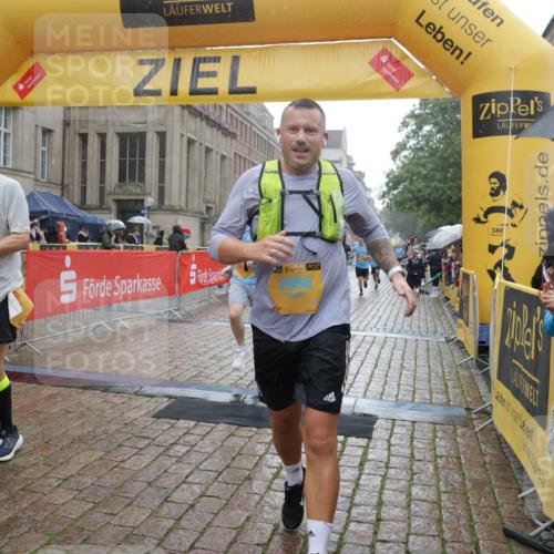 13.09.2026 - Kiel Lauf Yannick Fuchs http://msf.ph/oto/10409197 13.09.2026 10:37:18 Ziel 176, 595, 1142, 1217, 1313, 2601, 2925, 5471, 6720, 7640, 7729, 7987, 8026, 8463, 8515, 8628, 8820, 9208, 9435, 9540, 9977, 11748, 11911, 12311, 12314, 12742, 229, 388, 886, 990, 1211, 4464, 4928, 5331, 6671, 8055, 8099, 8162, 8390, 8391, 8760, 8792, 9289, 9352, 9657, 9901, 10317, 10608, 11101, 11619, 11867, 11883, 12104, 12545, 1479, 3028, 3137, 3981, 4375, 4521, 4877, 5262, 6511, 6705, 6796, 7129, 7355, 8146, 8567, 10393, 10952, 11685, 229 meine-sportfotos.de