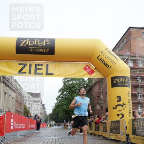 13.09.2026 - Kiel Lauf Yannick Fuchs http://msf.ph/oto/10409211 13.09.2026 09:32:21 Ziel 11683, 41, 44, 7958, 1515, 2409 meine-sportfotos.de