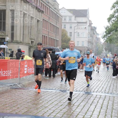 13.09.2026 - Kiel Lauf Yannick Fuchs http://msf.ph/oto/10409232 13.09.2026 10:37:21 Ziel 176, 595, 1142, 1217, 1313, 1479, 2601, 2925, 3137, 5262, 6720, 7640, 7729, 7987, 8026, 8463, 8515, 8628, 8820, 9208, 9435, 9540, 9977, 11748, 12742, 388, 886, 990, 1211, 4464, 4928, 5331, 5471, 6671, 8055, 8099, 8162, 8390, 8391, 8760, 8792, 9289, 9657, 9901, 10317, 10608, 11101, 11619, 11867, 11883, 11911, 12311, 12314, 12545, 1707, 3028, 3981, 4375, 4521, 4877, 5850, 6133, 6511, 6705, 6796, 7129, 7355, 8146, 8567, 10393, 10952, 11685, 229 meine-sportfotos.de