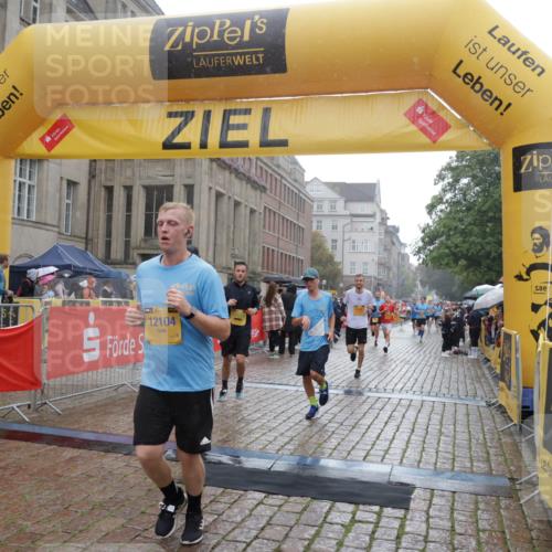 13.09.2026 - Kiel Lauf Yannick Fuchs http://msf.ph/oto/10409257 13.09.2026 10:37:23 Ziel 176, 595, 1142, 1217, 1313, 1479, 2601, 2925, 3137, 5262, 6720, 7640, 7729, 8026, 8463, 8515, 8628, 8820, 9208, 9435, 9540, 9977, 11748, 12742, 388, 886, 990, 1211, 4464, 4928, 5331, 5471, 6671, 7987, 8055, 8099, 8162, 8390, 8391, 8463, 8792, 9289, 9657, 9901, 10317, 10608, 11101, 11867, 11883, 11911, 12311, 12314, 12545, 1707, 3028, 3981, 4375, 4521, 4877, 5850, 6133, 6230, 6511, 6705, 6796, 7129, 7355, 8146, 8567, 10393, 10952, 11685, 229 meine-sportfotos.de