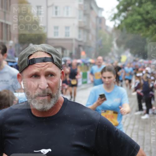 13.09.2026 - Kiel Lauf Yannick Fuchs http://msf.ph/oto/10409465 13.09.2026 10:38:10 Ziel 265, 861, 1193, 2275, 2538, 2792, 2897, 3566, 4009, 4226, 4465, 4832, 5048, 5122, 5972, 6463, 6675, 6769, 7682, 7830, 10439, 10849, 11168, 12313, 12674, 228, 453, 701, 1041, 1326, 1481, 1700, 1707, 2358, 2361, 3860, 4255, 4540, 5357, 5429, 5831, 5850, 5972, 6133, 6230, 6511, 6675, 6964, 7129, 7355, 7732, 7775, 8560, 9138, 9230, 9250, 9431, 12015, 12424, 1974, 2505, 3307, 4241, 4411, 4659, 5136, 5425, 5440, 5706, 5780, 6774, 7130, 7235, 8573, 9246, 9993, 3981 meine-sportfotos.de