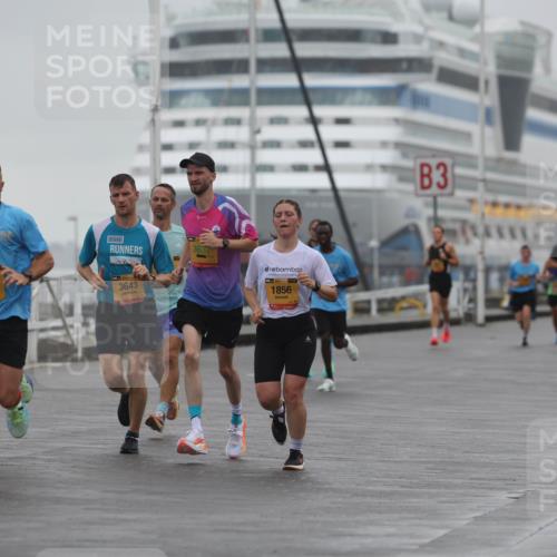 13.09.2026 - Kiel Lauf Andreas Tolksdorf http://msf.ph/oto/10409597 13.09.2026 11:42:32 Kiellinie 12772, 3643, 1856, 3 meine-sportfotos.de
