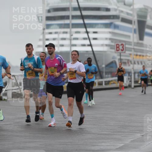 13.09.2026 - Kiel Lauf Andreas Tolksdorf http://msf.ph/oto/10409606 13.09.2026 11:42:32 Kiellinie 3643, 3637, 1856, 12772, 3 meine-sportfotos.de