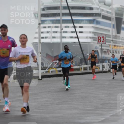 13.09.2026 - Kiel Lauf Andreas Tolksdorf http://msf.ph/oto/10409614 13.09.2026 11:42:34 Kiellinie 3643, 7856, 5270, 3, 2 meine-sportfotos.de