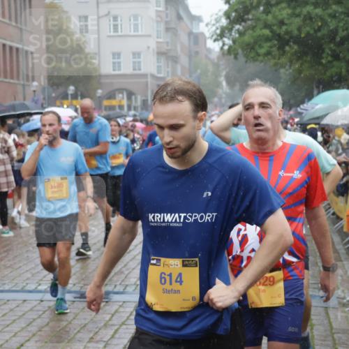 13.09.2026 - Kiel Lauf Yannick Fuchs http://msf.ph/oto/10409650 13.09.2026 10:39:45 Ziel 437, 1147, 1496, 1631, 1733, 2159, 2170, 2514, 2525, 2863, 3110, 3593, 3949, 4248, 4301, 6033, 6744, 7180, 7259, 7379, 7466, 7807, 7904, 8207, 8805, 9169, 9170, 9294, 9992, 11258, 11279, 11509, 11802, 12415, 289, 860, 984, 1066, 1237, 1639, 1733, 1945, 2170, 2349, 2863, 3185, 3243, 4006, 4296, 4368, 4663, 4812, 5202, 5295, 5628, 5677, 6044, 6486, 6602, 6650, 6744, 6924, 7304, 7381, 7444, 7616, 7807, 7871, 7936, 8892, 9098, 9493, 10010, 10527, 10580, 10734, 10782, 10872, 29 meine-sportfotos.de