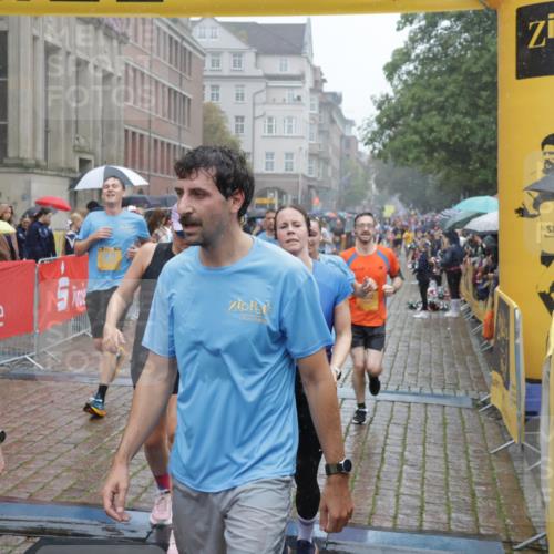 13.09.2026 - Kiel Lauf Yannick Fuchs http://msf.ph/oto/10409654 13.09.2026 10:39:52 Ziel 523, 1147, 1371, 1631, 2159, 2514, 2525, 3110, 3322, 3593, 3770, 3949, 4248, 4824, 4845, 5816, 5942, 7180, 7200, 7259, 7379, 7466, 7472, 7837, 8207, 8805, 9080, 9294, 9534, 9992, 10156, 10337, 10596, 11250, 11426, 11509, 12118, 12415, 437, 860, 1237, 1496, 1631, 1733, 1945, 2170, 2863, 3110, 3243, 4296, 4301, 4812, 5202, 5295, 5628, 5677, 6033, 6044, 6486, 6602, 6744, 7381, 7444, 7616, 7807, 7871, 7904, 7936, 8892, 9169, 9170, 9493, 9992, 10010, 10580, 10734, 10872, 11258 meine-sportfotos.de