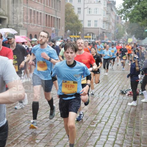 13.09.2026 - Kiel Lauf Yannick Fuchs http://msf.ph/oto/10409682 13.09.2026 10:40:08 Ziel 246, 338, 1786, 4442, 4443, 4688, 4932, 5029, 5985, 7165, 7984, 8139, 8187, 9086, 10025, 10256, 10995, 11003, 11888, 12177, 12209, 12471, 246, 437, 523, 1147, 1371, 1496, 1631, 1733, 2159, 2170, 2514, 2525, 2863, 3110, 3322, 3593, 3770, 3949, 4248, 4301, 4824, 4845, 5202, 5677, 5816, 5942, 6033, 6744, 7180, 7200, 7259, 7379, 7466, 7472, 7616, 7807, 7837, 7904, 8207, 8805, 9080, 9169, 9170, 9294, 9534, 9992, 10156, 10337, 10596, 10734, 11250, 11258, 12415, 4296, 12320 meine-sportfotos.de