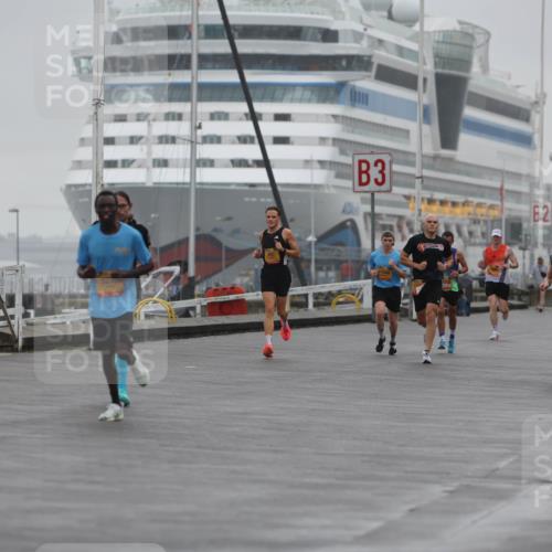 13.09.2026 - Kiel Lauf Andreas Tolksdorf http://msf.ph/oto/10409688 13.09.2026 11:42:36 Kiellinie 3, 2, 1240, 1043 meine-sportfotos.de