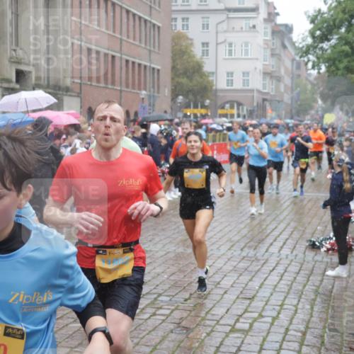 13.09.2026 - Kiel Lauf Yannick Fuchs http://msf.ph/oto/10409689 13.09.2026 10:40:09 Ziel 338, 1786, 4442, 4443, 4688, 4932, 5029, 5985, 7165, 7587, 7984, 8139, 8187, 9086, 10025, 10256, 10995, 11003, 11888, 12177, 12209, 12471, 246, 437, 523, 1147, 1371, 1496, 1631, 1733, 2159, 2170, 2514, 2525, 2863, 3110, 3322, 3593, 3770, 3949, 4248, 4301, 4824, 4845, 5202, 5816, 5942, 5985, 6033, 6744, 7180, 7200, 7259, 7379, 7466, 7472, 7616, 7807, 7837, 7904, 8139, 8207, 8805, 9080, 9169, 9170, 9294, 9534, 9992, 10156, 10337, 10596, 10734, 11250, 11258, 12415, 12320 meine-sportfotos.de