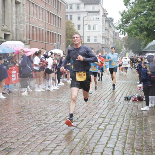 13.09.2026 - Kiel Lauf Yannick Fuchs http://msf.ph/oto/10409825 13.09.2026 10:40:33 Ziel 837, 1037, 1123, 1125, 1408, 1422, 1434, 1475, 1793, 1874, 1985, 2844, 2942, 3339, 5018, 5086, 5473, 5568, 5846, 6100, 6632, 6635, 7081, 7522, 7537, 7636, 8773, 9054, 10022, 10185, 10587, 10771, 10833, 11266, 11268, 11598, 11668, 11697, 11711, 12023, 12122, 246, 338, 529, 1096, 1786, 1810, 2145, 2313, 4374, 4442, 4443, 4457, 4688, 4932, 5029, 5985, 7156, 7165, 7587, 7984, 8139, 8168, 8187, 9086, 10025, 10995, 11003, 3415, 3841, 246, 3322 meine-sportfotos.de