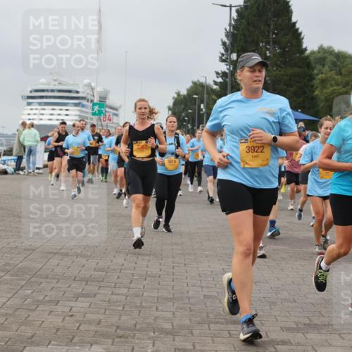 13.09.2026 - Kiel Lauf Andreas Tolksdorf http://msf.ph/oto/10409857 13.09.2026 10:01:12 Kiellinie 3367, 3618, 3922, 3348 meine-sportfotos.de