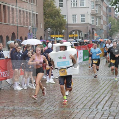 13.09.2026 - Kiel Lauf Yannick Fuchs http://msf.ph/oto/10409869 13.09.2026 10:40:39 Ziel 337, 837, 1037, 1123, 1125, 1603, 1793, 1985, 2096, 2942, 3339, 3524, 5018, 5086, 5473, 5846, 6397, 6632, 6635, 6709, 7537, 7636, 8200, 8338, 8773, 8868, 10022, 11229, 11266, 11268, 11598, 11668, 11697, 11715, 11839, 12017, 12023, 12026, 12122, 12194, 12568, 338, 529, 1096, 1123, 1408, 1422, 1434, 1475, 1810, 1874, 2145, 2313, 2844, 4374, 4442, 4443, 4457, 4688, 4932, 5029, 5568, 6100, 7081, 7156, 7165, 7522, 7587, 7984, 8168, 8187, 9086, 3415, 3841, 246, 3322 meine-sportfotos.de
