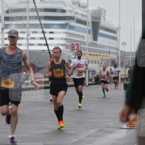 13.09.2026 - Kiel Lauf Andreas Tolksdorf http://msf.ph/oto/10409909 13.09.2026 11:42:44 Kiellinie 11240, 1043, 3, 1970, 2088, 2 meine-sportfotos.de