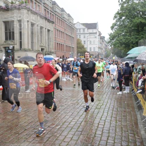 13.09.2026 - Kiel Lauf Yannick Fuchs http://msf.ph/oto/10409960 13.09.2026 10:40:46 Ziel 337, 393, 837, 1037, 1603, 2052, 2096, 2499, 3415, 3524, 3841, 4431, 5086, 6301, 6397, 6504, 6709, 6793, 7499, 7537, 7931, 8200, 8338, 8414, 8435, 8868, 9268, 10919, 11069, 11229, 11266, 11275, 11715, 11839, 12017, 12026, 12122, 12194, 12568, 338, 529, 1096, 1123, 1125, 1408, 1422, 1434, 1475, 1793, 1810, 1874, 1985, 2145, 2313, 2844, 2942, 3339, 4374, 4457, 5018, 5086, 5473, 5568, 5846, 6100, 6632, 6635, 7081, 7156, 7165, 7522, 7537, 7587, 7984, 8168, 8187 meine-sportfotos.de