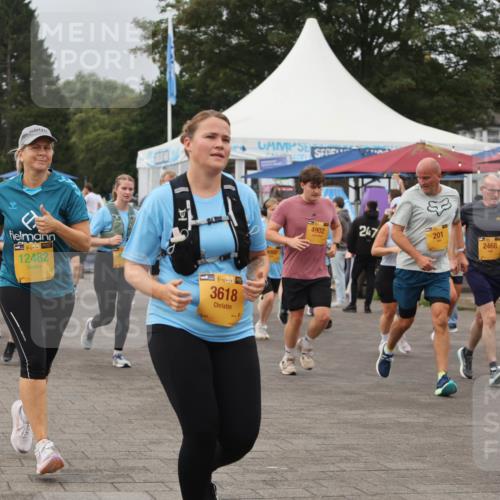 13.09.2026 - Kiel Lauf Andreas Tolksdorf http://msf.ph/oto/10409971 13.09.2026 10:01:16 Kiellinie 9400, 38, 12482, 38, 3618, 4502, 4902, 247, 201, 2468, 1, 3, 889 meine-sportfotos.de