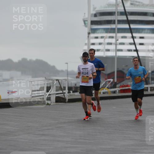 13.09.2026 - Kiel Lauf Andreas Tolksdorf http://msf.ph/oto/10409976 13.09.2026 11:42:59 Kiellinie 1492, 6333, 8371, 3 meine-sportfotos.de