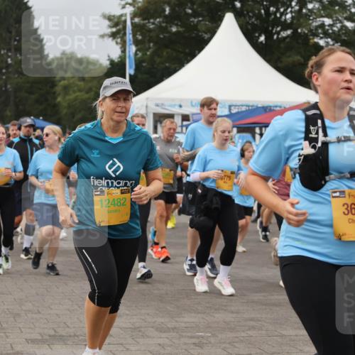 13.09.2026 - Kiel Lauf Andreas Tolksdorf http://msf.ph/oto/10409983 13.09.2026 10:01:16 Kiellinie 9400, 48, 12482, 3618 meine-sportfotos.de