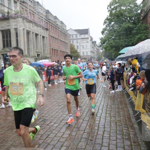 13.09.2026 - Kiel Lauf Yannick Fuchs http://msf.ph/oto/10409997 13.09.2026 10:40:49 Ziel 35, 337, 393, 1427, 1603, 1971, 2052, 2096, 2499, 3257, 3415, 3524, 3535, 3841, 4131, 4431, 4712, 5043, 6301, 6397, 6504, 6709, 6793, 7499, 7655, 7931, 8200, 8338, 8414, 8435, 8868, 9268, 10919, 11069, 11229, 11275, 11715, 11839, 12017, 12026, 12194, 12568, 529, 837, 1037, 1096, 1123, 1125, 1408, 1422, 1434, 1475, 1793, 1810, 1874, 1985, 2145, 2313, 2844, 2942, 3339, 4374, 4457, 5018, 5086, 5473, 5568, 5846, 6100, 6632, 6635, 6709, 7081, 7156, 7522, 7537, 7587, 8168 meine-sportfotos.de