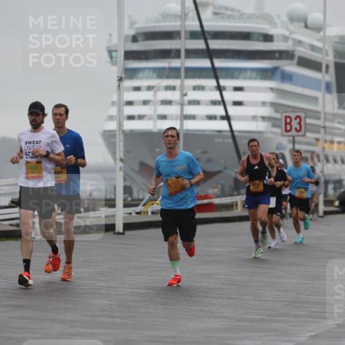 13.09.2026 - Kiel Lauf Andreas Tolksdorf http://msf.ph/oto/10410017 13.09.2026 11:43:00 Kiellinie 1492, 661, 6333, 8371, 3 meine-sportfotos.de