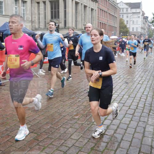 13.09.2026 - Kiel Lauf Yannick Fuchs http://msf.ph/oto/10410031 13.09.2026 10:40:51 Ziel 35, 337, 393, 1342, 1427, 1603, 1971, 2052, 2096, 2499, 2561, 2818, 3257, 3415, 3535, 3841, 4131, 4431, 4712, 5043, 5388, 6301, 6504, 6793, 7499, 7655, 7931, 8200, 8414, 8435, 8868, 8955, 9268, 10919, 11069, 11229, 11275, 12017, 12026, 12474, 529, 837, 1037, 1096, 1123, 1125, 1408, 1422, 1434, 1475, 1793, 1874, 1985, 2145, 2844, 2942, 3339, 3524, 4374, 4457, 5018, 5086, 5473, 5568, 5846, 6100, 6397, 6632, 6635, 6709, 7081, 7156, 7522, 7537, 8168 meine-sportfotos.de