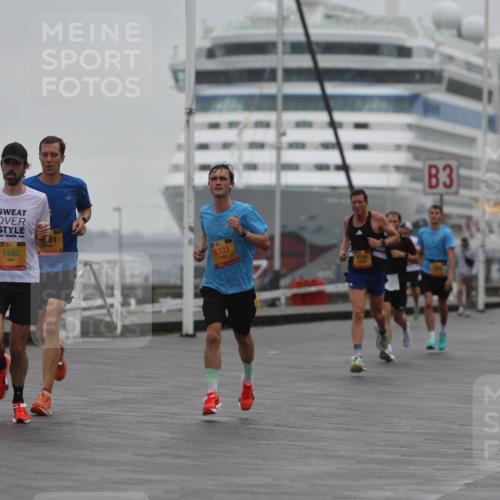 13.09.2026 - Kiel Lauf Andreas Tolksdorf http://msf.ph/oto/10410038 13.09.2026 11:43:01 Kiellinie 1492, 61, 6333, 8721, 3 meine-sportfotos.de