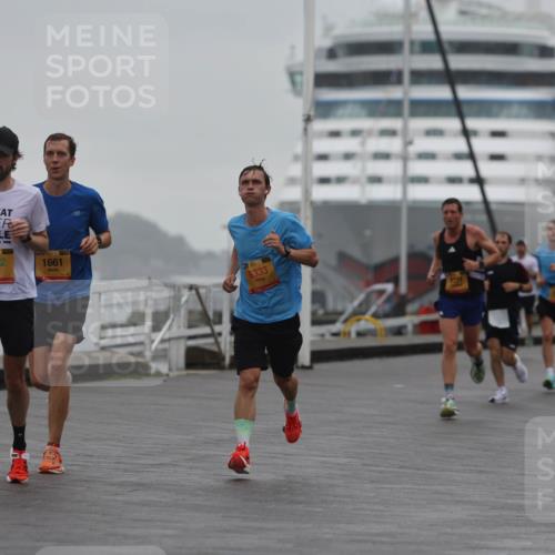 13.09.2026 - Kiel Lauf Andreas Tolksdorf http://msf.ph/oto/10410040 13.09.2026 11:43:01 Kiellinie 39, 1661, 1492, 6333, 1121, 3 meine-sportfotos.de