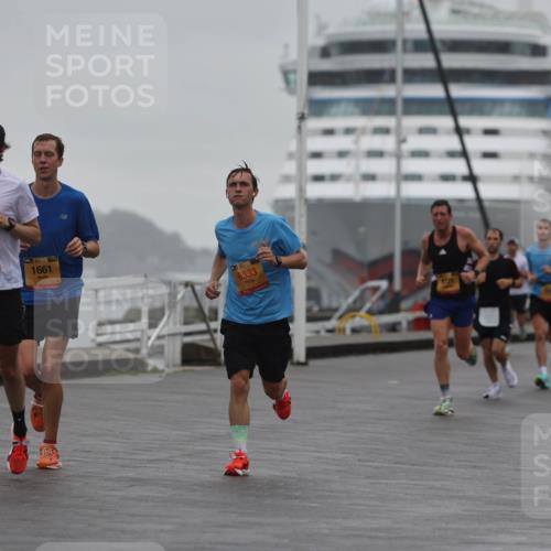 13.09.2026 - Kiel Lauf Andreas Tolksdorf http://msf.ph/oto/10410045 13.09.2026 11:43:01 Kiellinie 1492, 1661, 39, 6333, 3 meine-sportfotos.de