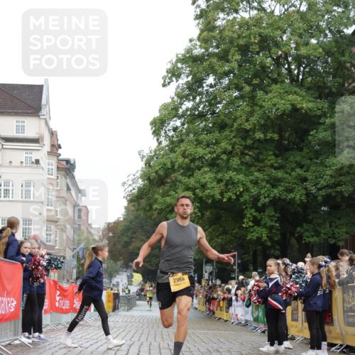 13.09.2026 - Kiel Lauf Yannick Fuchs http://msf.ph/oto/10410103 13.09.2026 09:32:35 Ziel 41, 44, 7958, 11683, 3728 meine-sportfotos.de