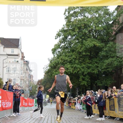 13.09.2026 - Kiel Lauf Yannick Fuchs http://msf.ph/oto/10410106 13.09.2026 09:32:35 Ziel 41, 44, 7958, 11683, 3728 meine-sportfotos.de